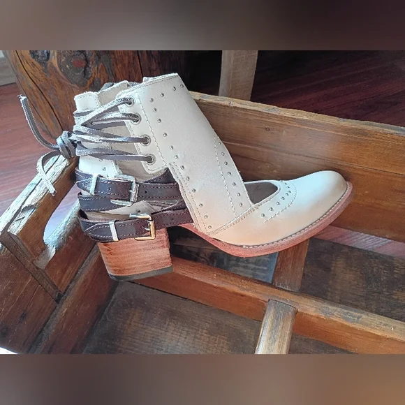 BNIB RARE Freebird Desert White with Black straps women's size 10 - Picture 15 of 16